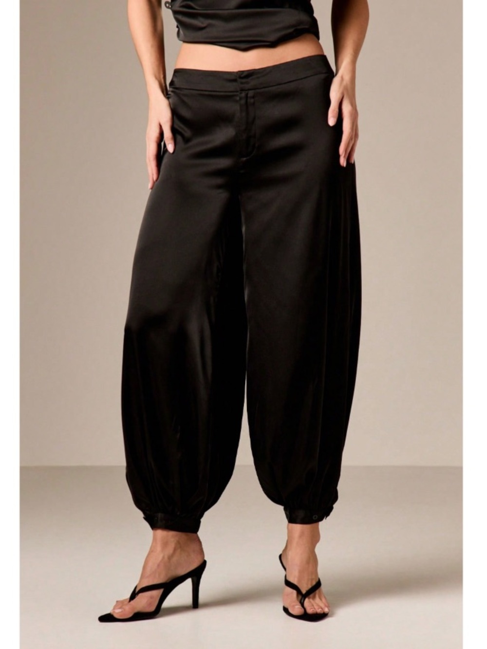 NWT AiiRZ Satin High Rise Balloon Harem Palazzo Trouser Pants Black Medium